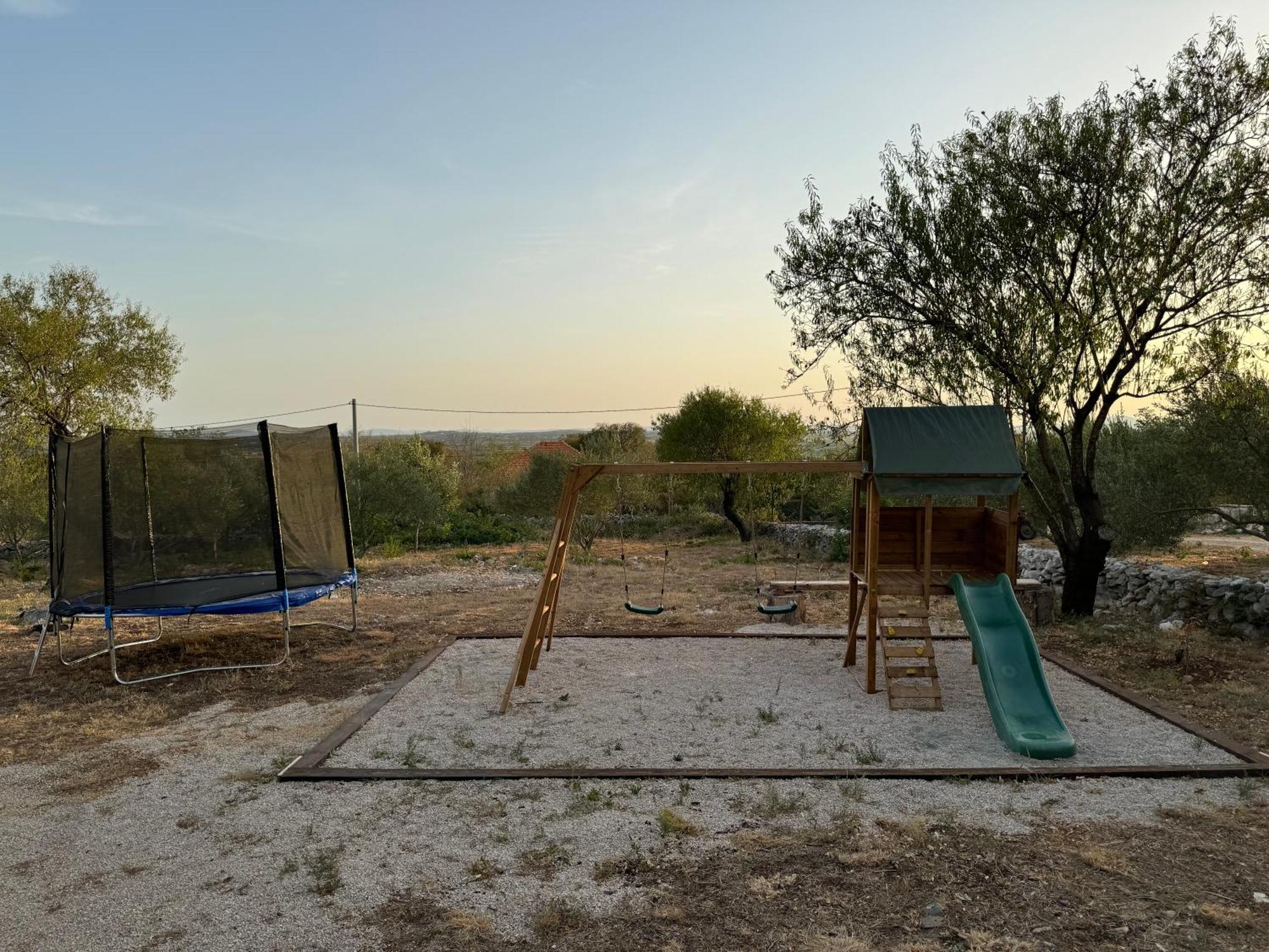 Relax And Unwind: Family-Friendly House Near Zadar In Zagrad Villa Eksteriør bilde